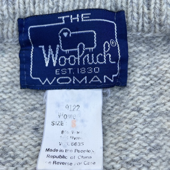 Vintage Woolrich Wool Blend Winter Themed Button Down Cardigan, Size small - Picture 3 of 9